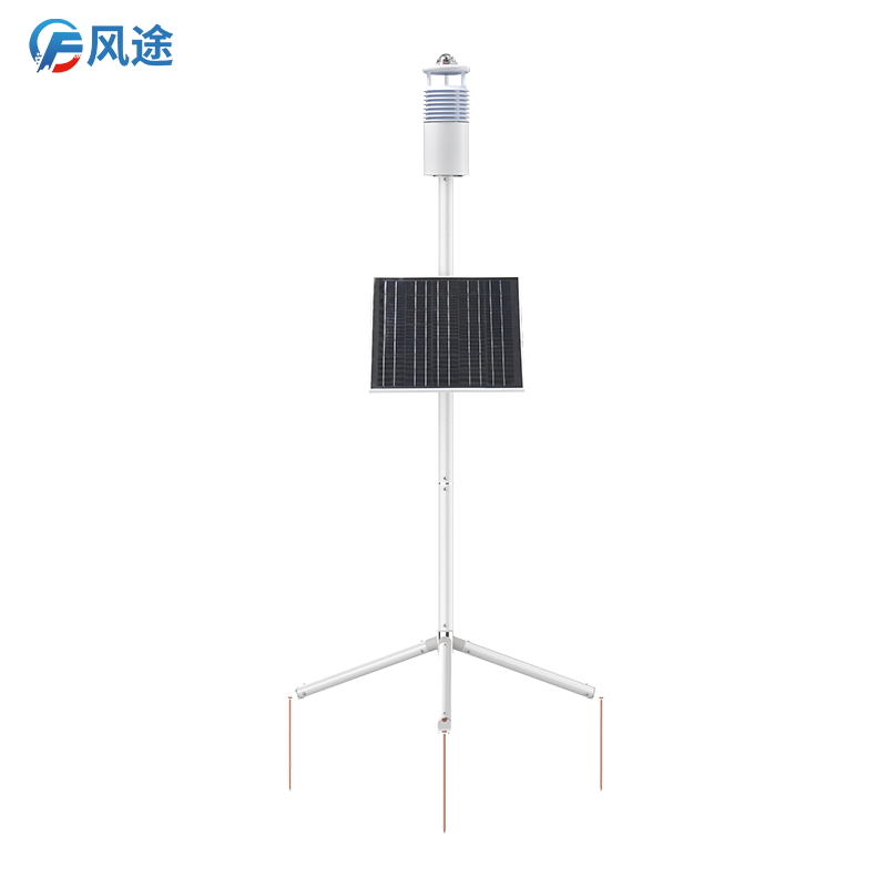 戰場中，碳纖維氣象站實時記錄氣象因素